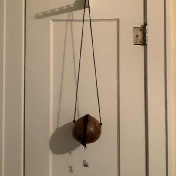 Coconut Purse NWT: Zip-up Closure, Lined, & Drawstring Inside, Leis Included - Picture 7 of 10